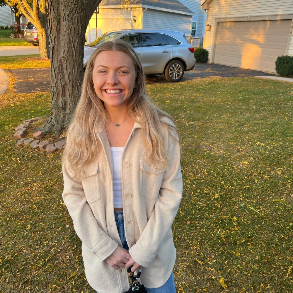 Meet your Posher, Angela